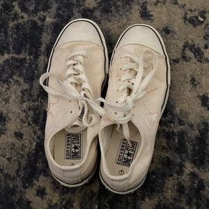 Converse Women's Off-White Sneakers